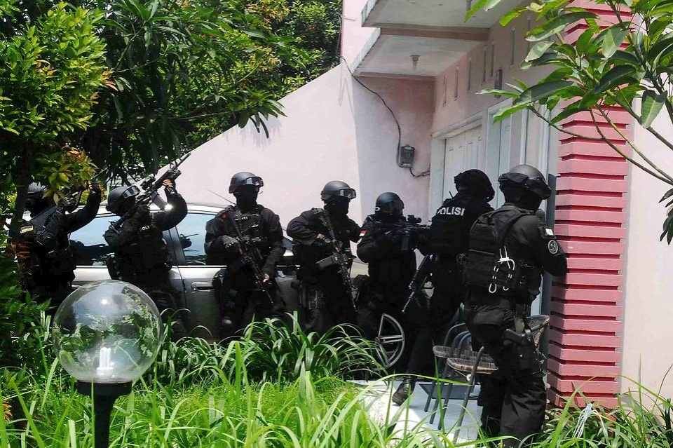 Indonesia: Nan giải vấn đề người nhập cư và tay súng từ nước ngoài