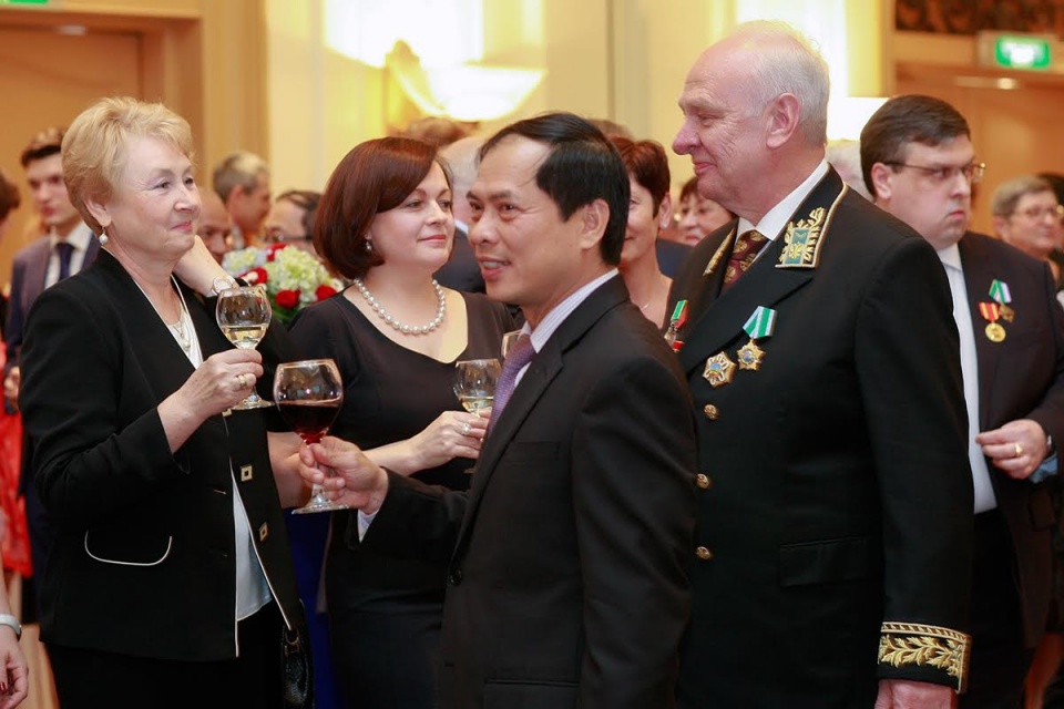 ky niem ngay truyen thong nha ngoai giao nga