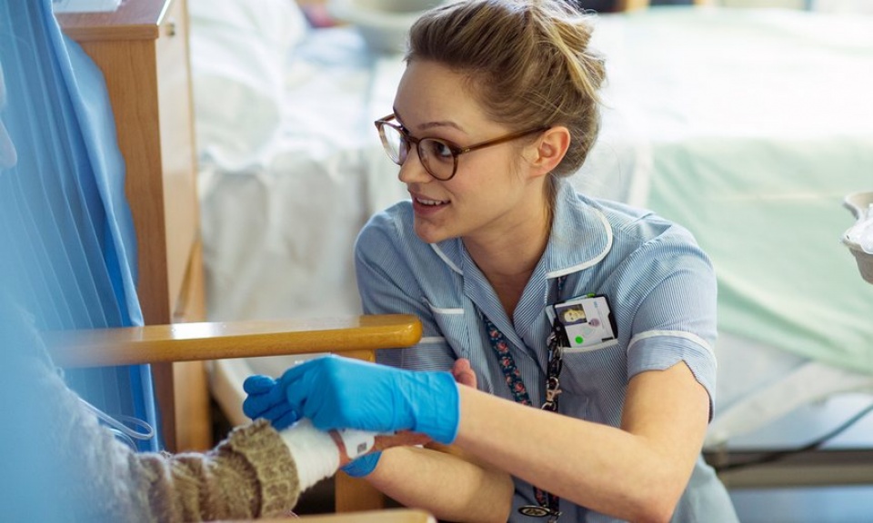 Ngành y tế Anh đối mặt nguy cơ thiếu nhân lực nganh y te anh doi mat nguy co thieu nhan luc