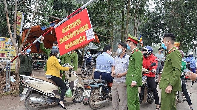 Xâm nhập tâm dịch Covid-19 Sơn Lôi xam nhap tam dich covid 19 son loi