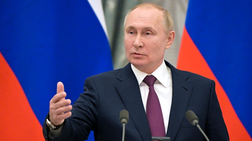 'Thiên thời, địa lợi, nhân hòa', Tổng thống Putin 'nổ súng'