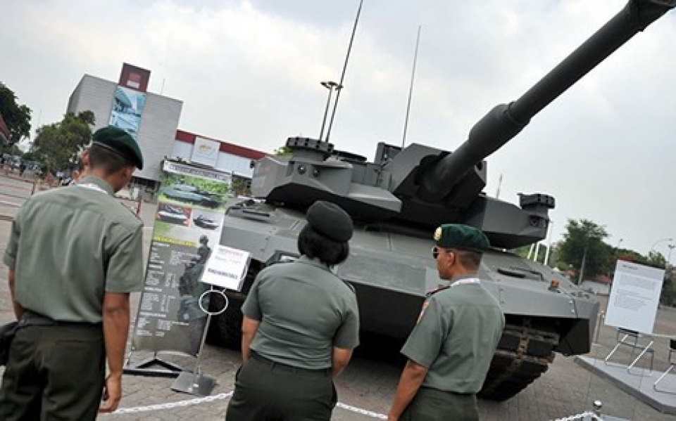 berlin truoc nguy co chau au thuc hien cac du an quoc phong khong can duc