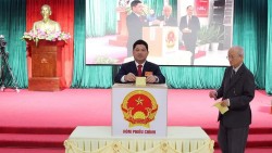 Bí thư Tỉnh ủy Bắc Ninh dự và bỏ phiếu bầu cử tại phường Bắc Giang