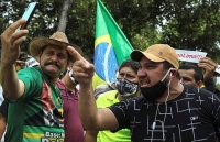 tong thong jair bolsonaro ke toi do gay ra tham hoa covid 19 tai brazil