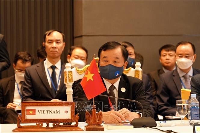 Việt Nam nhấn mạnh tại ADSOM+: Cần cấp thiết tuân thủ Tuyên bố ứng xử và sớm ký kết Bộ Quy tắc ứng xử ở Biển Đông