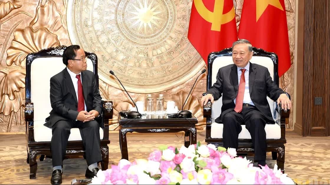 Xây dựng hành lang pháp lý phù hợp để triển khai hiệu quả các dự án kết nối trọng điểm Việt Nam-Lào