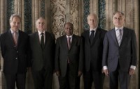 lao ung ho giai quyet van de bien dong thong qua bien phap hoa binh