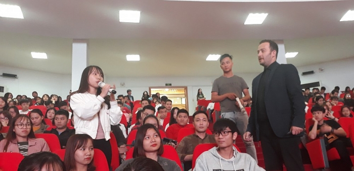 ban ve noi thang trong the gioi phang