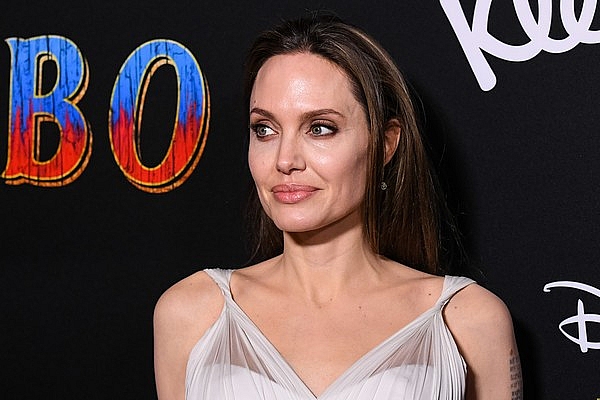 angelina jolie xac nhan thu vai sieu anh hung trong the eternals