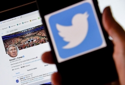 Bầu cử Mỹ:  Cuộc chiến số cam go trên nền tảng mạng xã hội