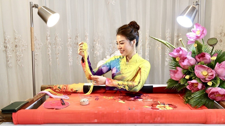 Nhà thiết kế trẻ Thoa Trần với khát khao lan tỏa giá trị tà áo dài Việt Nhà thiết kế trẻ Thoa Trần với khát khao lan tỏa giá trị tà áo dài Việt