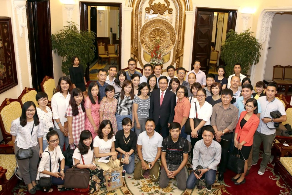 ngoai giao doi moi tu duy toan dien phuc vu phat trien