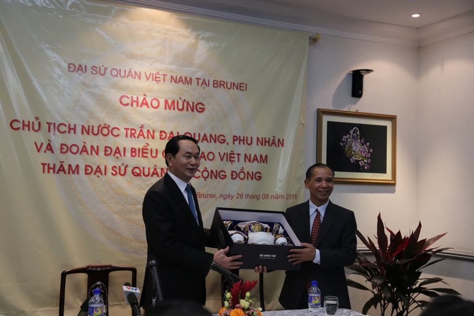 chu tich nuoc gap mat cong dong nguoi viet tai brunei
