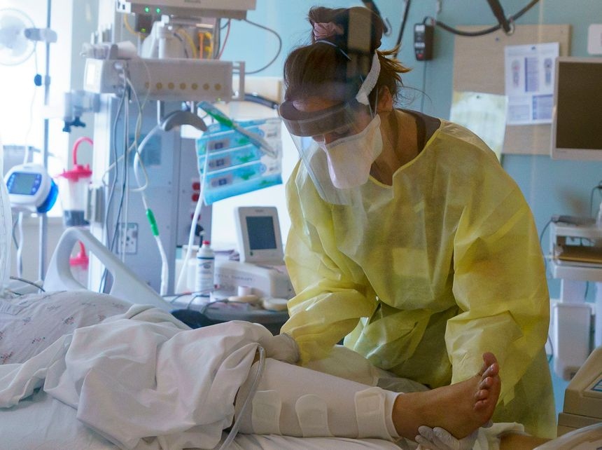 Mỹ: Tỷ lệ tử vong vì COVID-19 tăng ở 42 bang