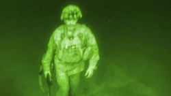 Lầu Năm Góc công bố bức ảnh quân nhân Mỹ cuối cùng rời khỏi Afghanistan