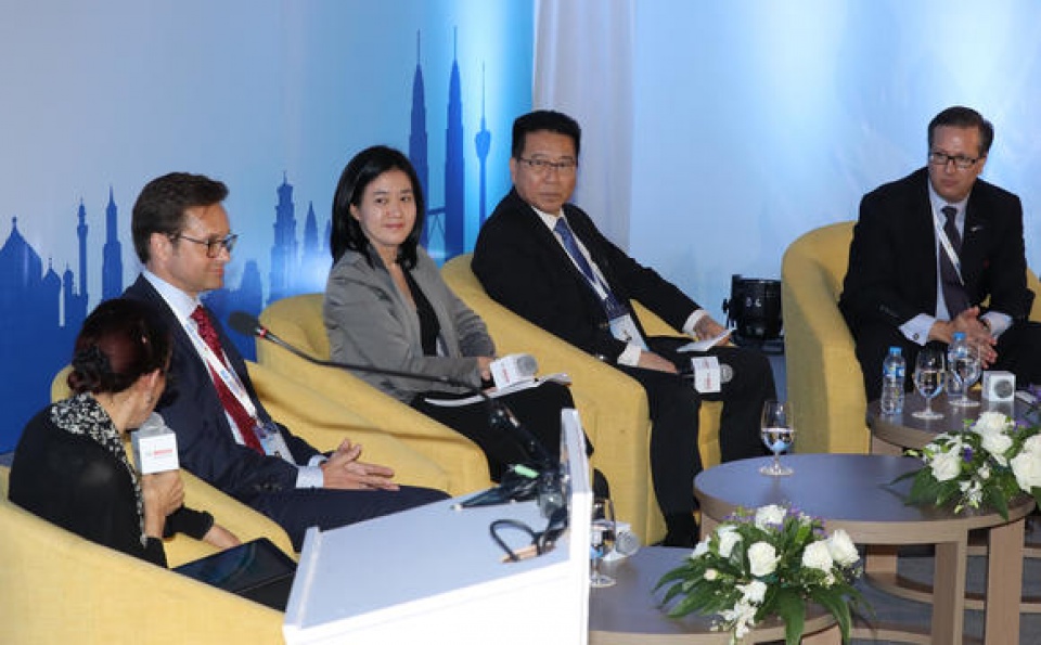 de asean khong hoi nhap mot cach hoi hot