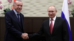  Ukraine thận trọng về đàm phán, Ngoại trưởng Mỹ tới Ba Lan, Tổng thống Thổ Nhĩ Kỳ-Nga sớm điện đàm