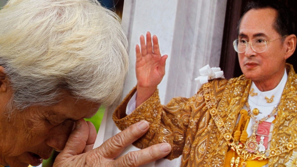 suc khoe nha vua thai lan co nhieu chuyen bien xau