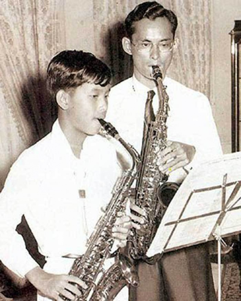 nha vua thai lan am nhac gan voi cuoc doi