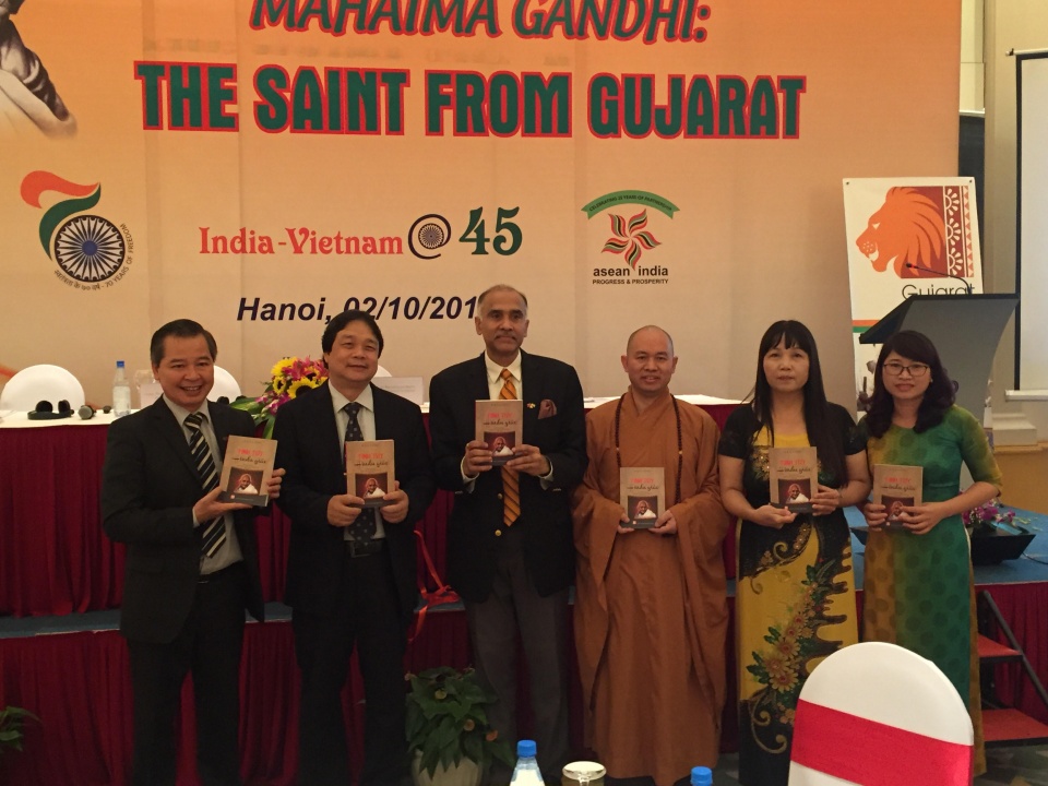 Nhớ về Gandhi - “Vị cha già dân tộc” của người Ấn nho ve gandhi vi cha gia dan toc cua nguoi an