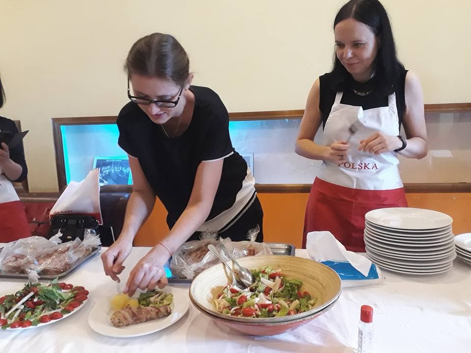 cung dai su kham pha am thuc ba lan