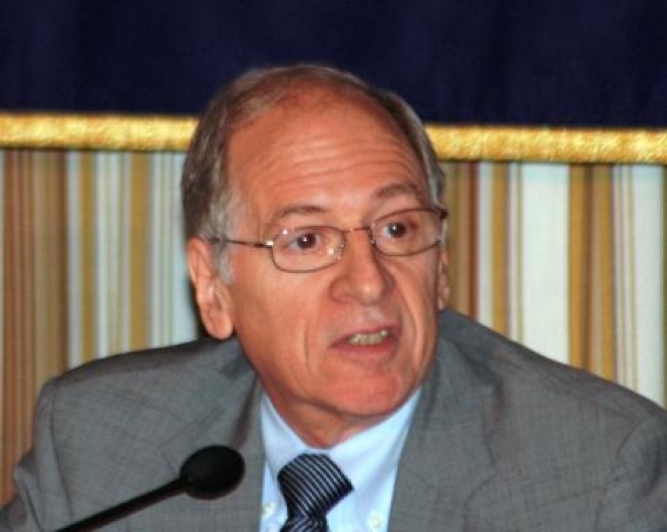 neu chien thang ong trump cung khong the thay doi chinh sach tai chau a