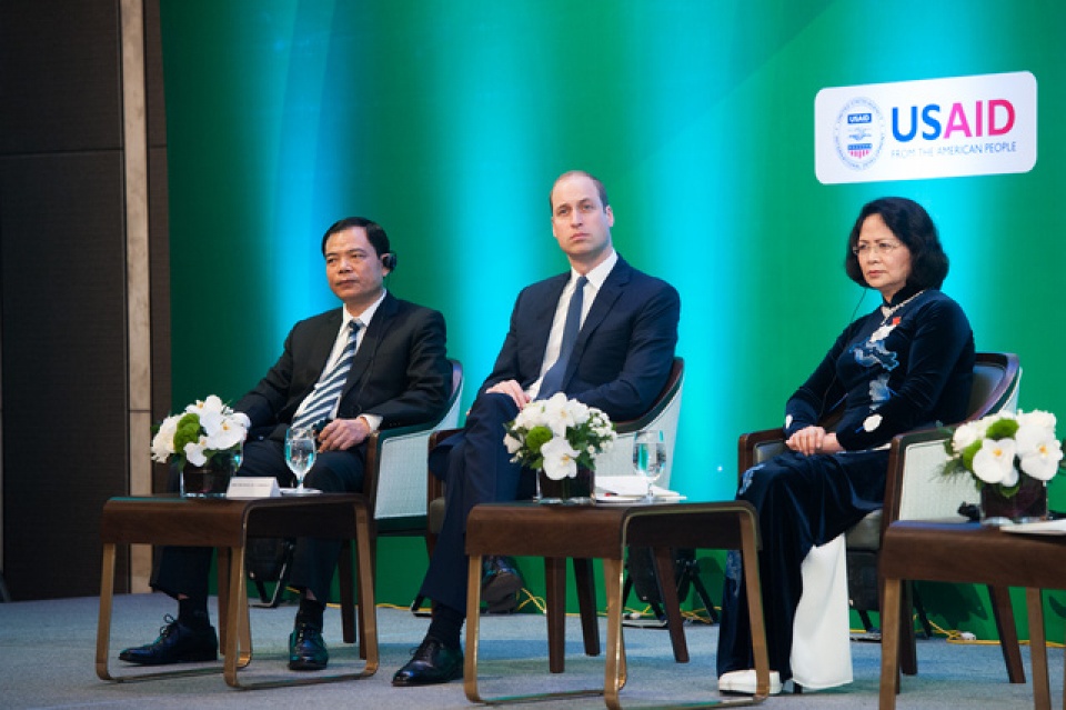 hinh anh an tuong cua hoang tu william trong chuyen tham viet nam