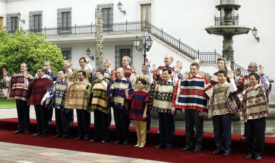 dac sac trang phuc apec qua cac nam