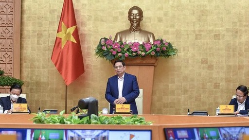 Rút gọn tối đa thủ tục phê duyệt, cấp phép, sản xuất thuốc điều trị, vaccine phòng Covid-19