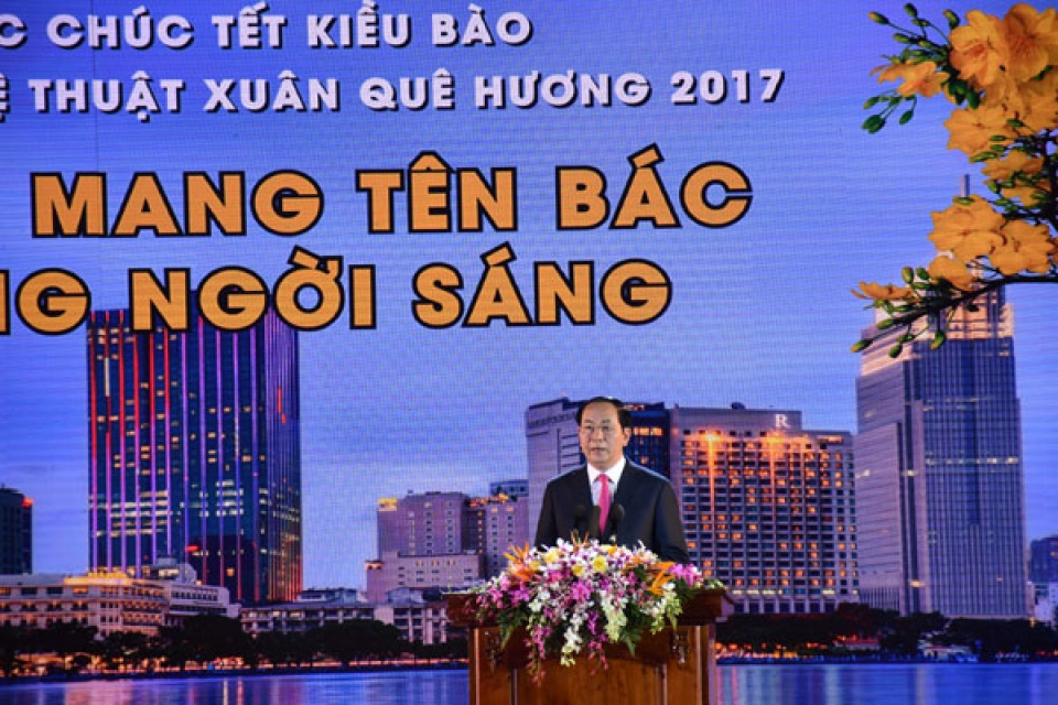 ruc ro xuan que huong tren thanh pho mang ten bac