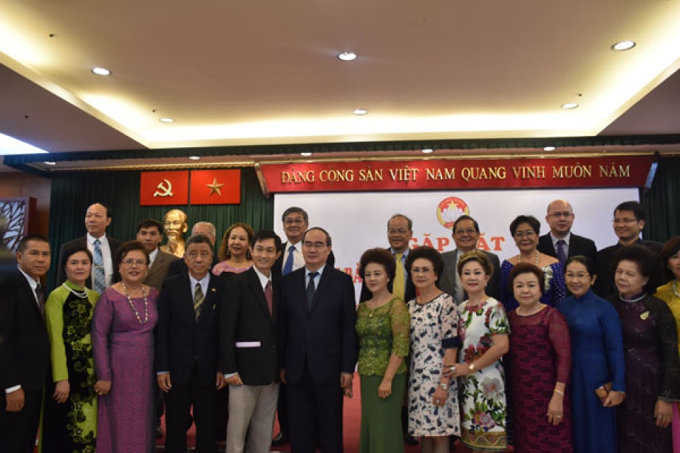 ruc ro xuan que huong tren thanh pho mang ten bac