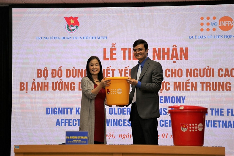 UNFPA tại Việt Nam hợp tác cùng Trung ương Đoàn hỗ trợ người cao tuổi trong ứng phó với lũ lụt