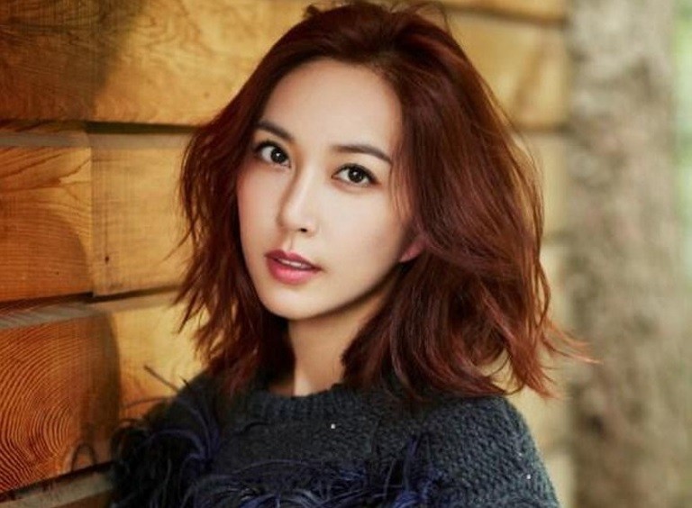 Thần tượng K-pop lao đao vì cờ bạc