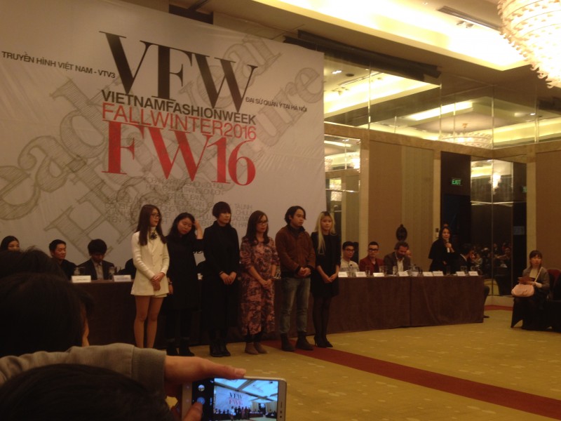 sac mau a au tai tuan le thoi trang thu dong viet nam