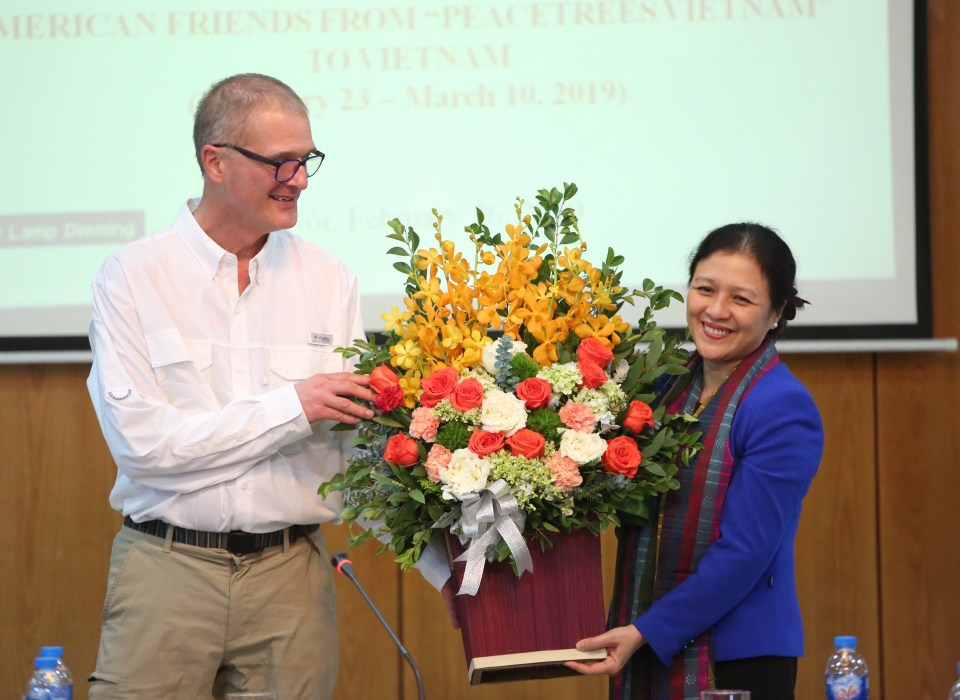 “Cây Hòa bình” của Mỹ tiếp tục hành trình ý nghĩa tại Việt Nam cay hoa binh cua my tiep tuc hanh trinh y nghia tai viet nam
