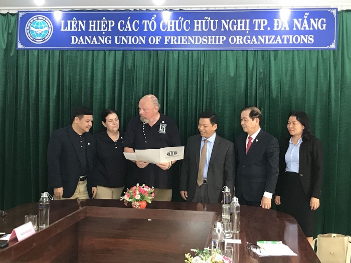 cu u chien binh my go p pha n ha n ga n ve t thuong chie n tranh