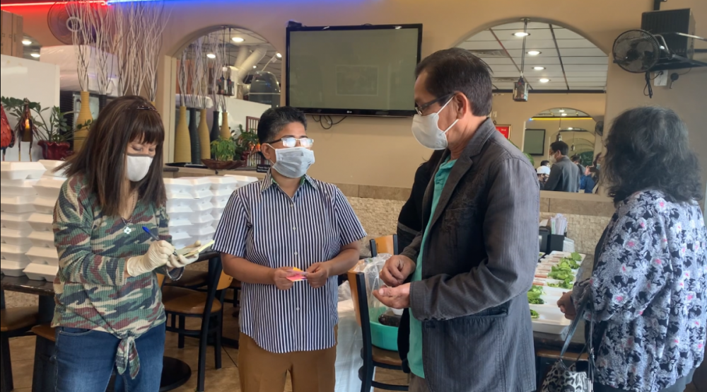 Ấm tình người Việt tại Texas (Mỹ) cùng nhau khắc phục hậu quả thiên tai, bão tuyết Ấm tình người Việt tại Texas (Mỹ) cùng nhau khắc phục hậu quả thiên tai, bão tuyết