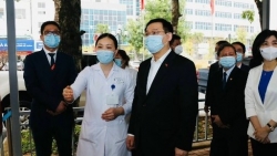 Lãnh đạo thành phố Hà Nội tri ân đội ngũ y, bác sĩ tuyến đầu chống dịch Covid-19