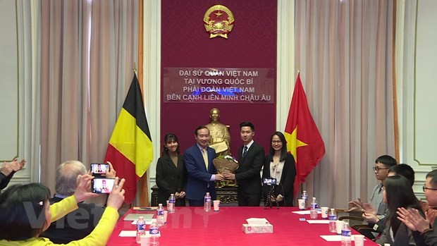Sinh viên Việt Nam tại Bỉ tăng cường gắn kết và hướng về quê hương đất nước