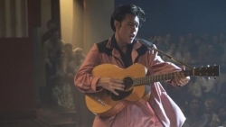 Phim về chuyện đời huyền thoại âm nhạc Elvis Presley sẽ ra rạp mùa Hè này