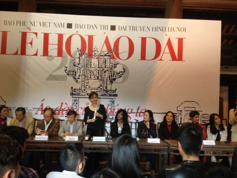 muon hoa khoe sac tai le hoi ao dai 2016