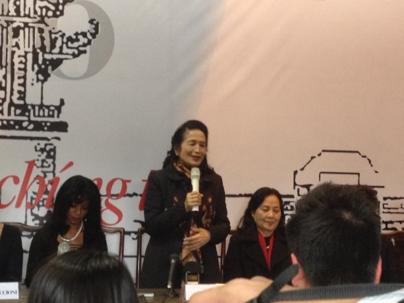 muon hoa khoe sac tai le hoi ao dai 2016