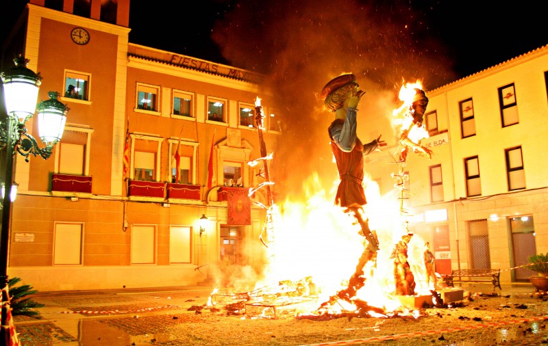 Rực rỡ tháng Ba! ruc ro thang ba