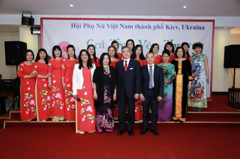 gui tron yeu thuong tai kiev