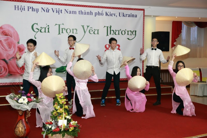 gui tron yeu thuong tai kiev