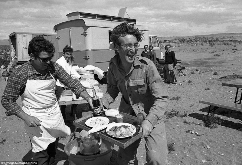 Dung nhan khác lạ của John Lennon dung nhan khac la cua john lennon