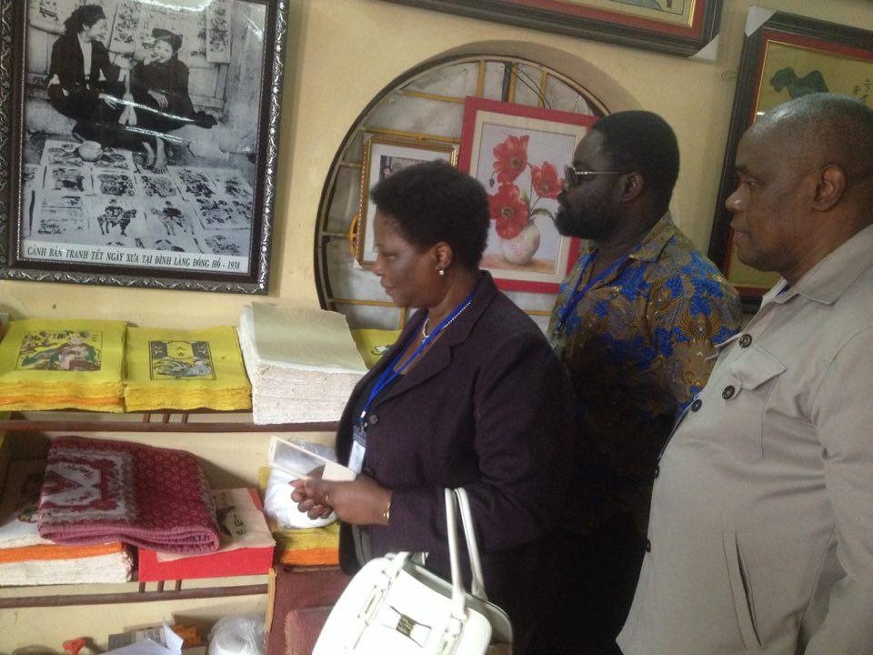 chuyen du xuan cua tinh huu nghi