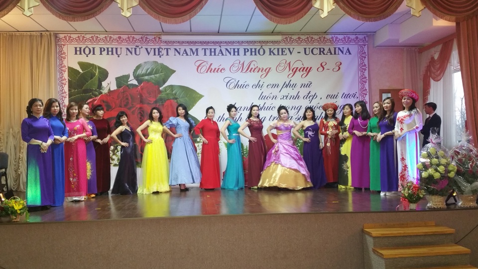 ngay hoi cua phu nu viet tai kiev