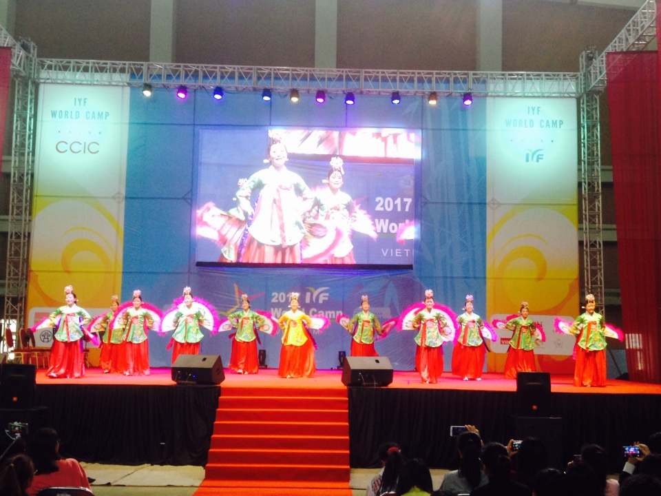 Hội trại của những tấm lòng hoi trai cua nhung tam long