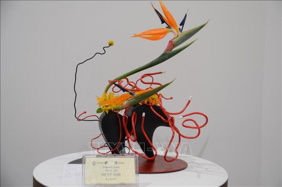 viet nam lan dau tien tham du trien lam ikebana vung kansai